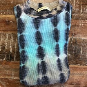 Sleeveless shirt     A2